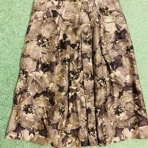 Ladies skirt.  Size 4.  Calvin Klein